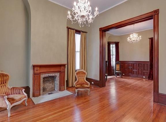4th image of 1734 Josephine St