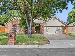 7732 Sagebrush Ct N, North Richland Hills, TX 76182