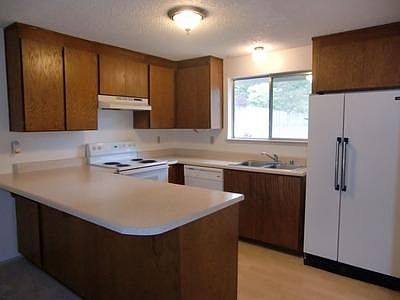 3rd image of 6013 44th Ave NW