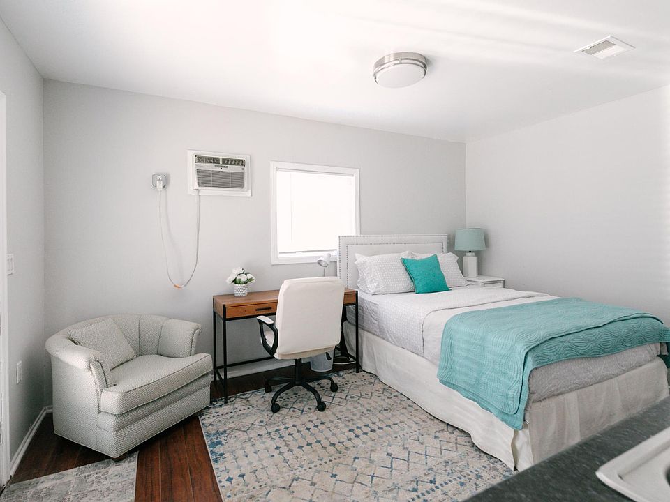 1st image of 202 N Vega St #1