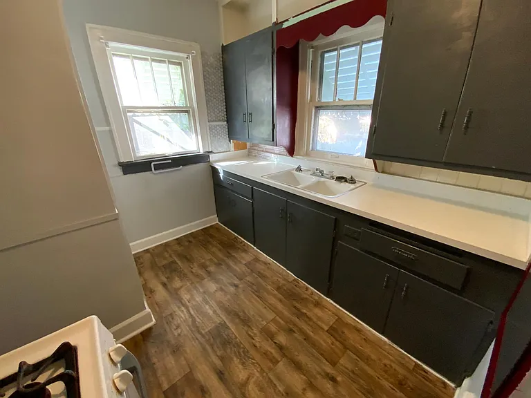 210 W Roselawn St — Photo 6