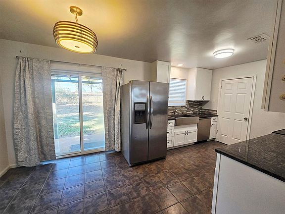 3rd image of 2008 Rockview Dr