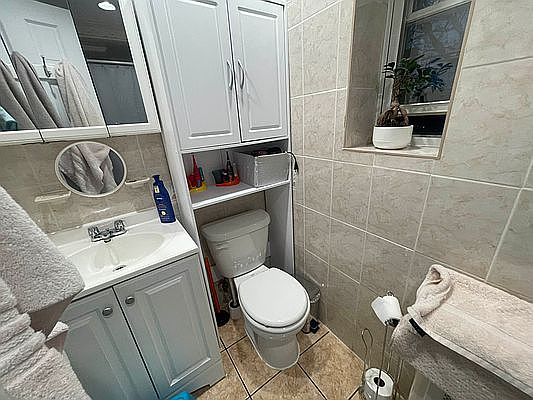 5th image of 2033 47th St #3
