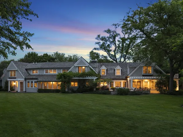 2335 Pebblefork Ln, Northfield, IL 60093