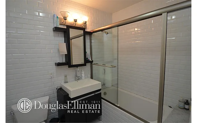 Rented by Douglas Elliman | media 15