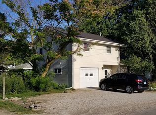 806 E Washington St, Arthur, IL 61911