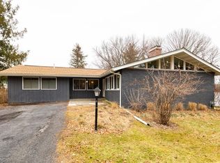 1 Richmond Rd, Poughkeepsie, NY 12603