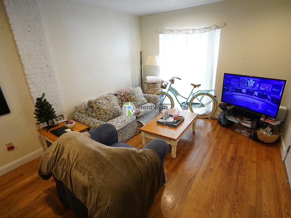 550 E 3rd St #2