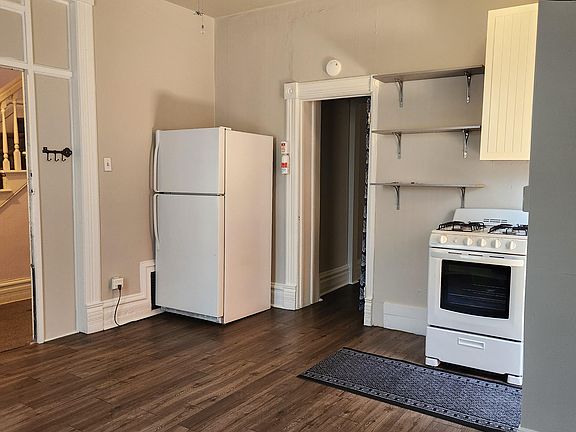 5th image of 68 N Lincoln St APT 2
