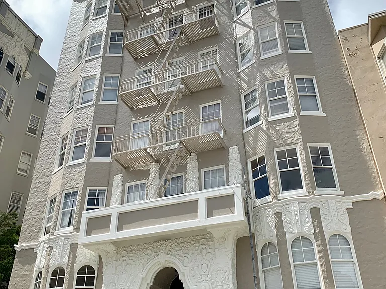 2070 Pacific — Photo 1