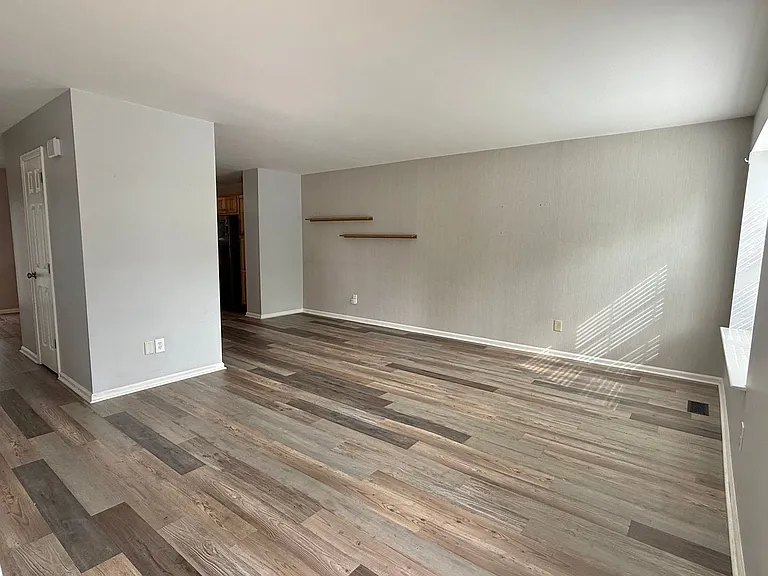 47 Eusden Dr — Photo 2