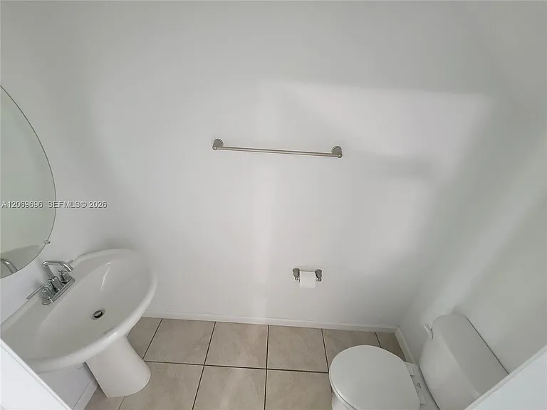 1107 NW 40th Ter #1107 — Photo 11