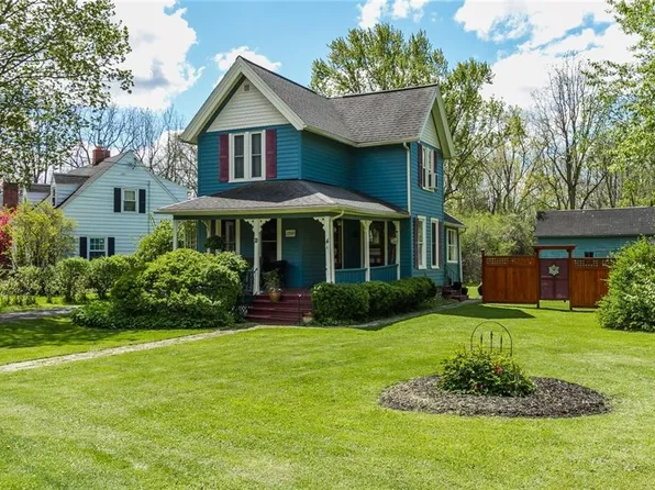 4 Groveland Rd, Geneseo, NY 14454