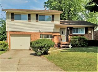 9238 Comstock Dr, Cincinnati, OH 45231