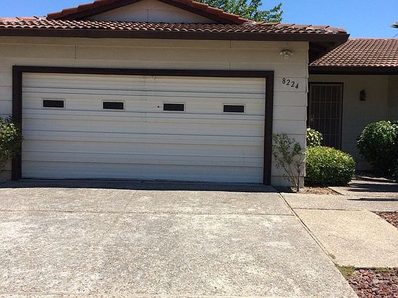 3rd image of 8224 Onyx Ct