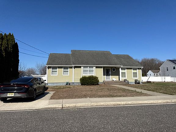 3rd image of 4 Sanford Rd