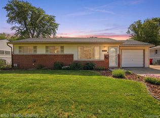36346 Winterset Dr, Clinton Township, MI 48035