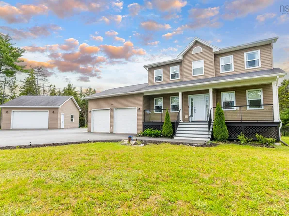 3326 Sackville Dr, Halifax, NS B4E 3C5