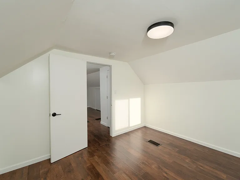 966 E Barrett Ave — Photo 16