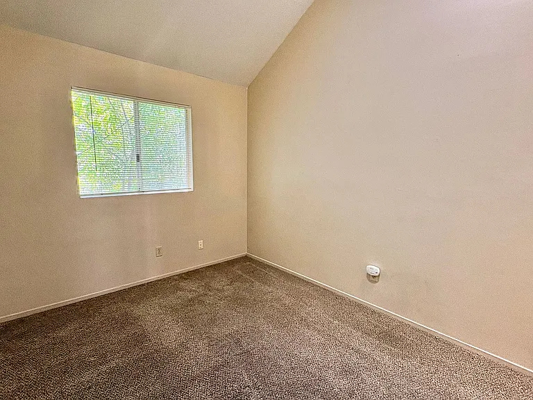 1185 E Foothill Blvd #20 — Photo 8