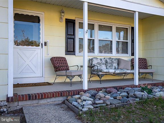 3rd image of 134 Georgetown Rd