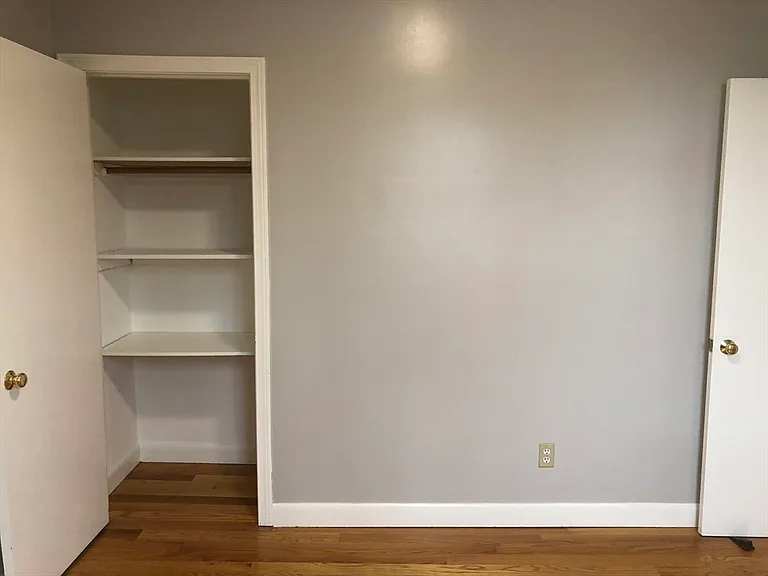 122 London St #2 — Photo 5