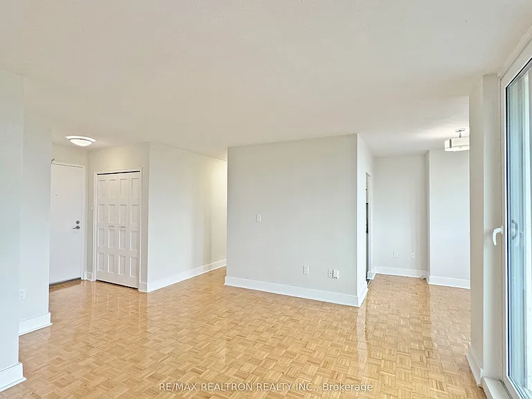 485 Huron St #903 — Photo 5