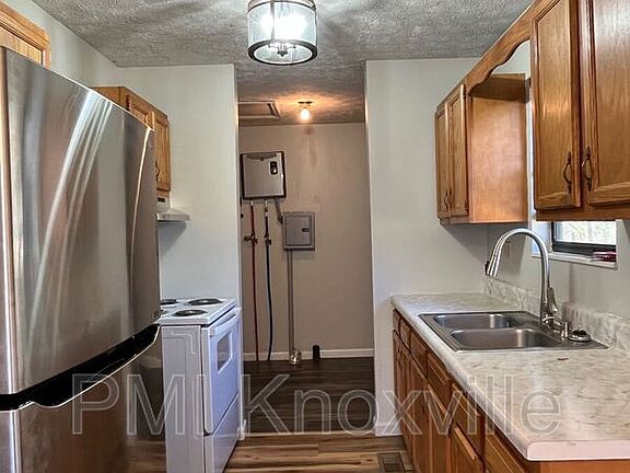 5th image of 3204 Jenkins St