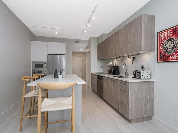 3rd image of 691 North Rd #1303