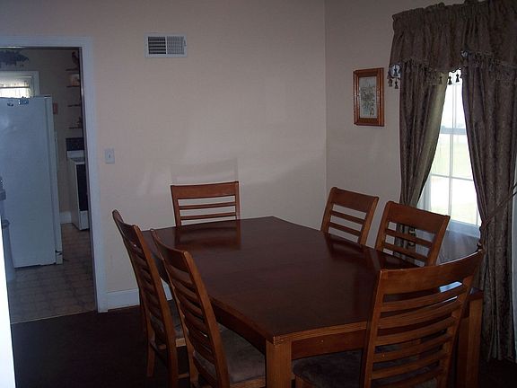 Foral dining room 