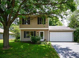 2905 Worcester Ln, Aurora, IL 60504