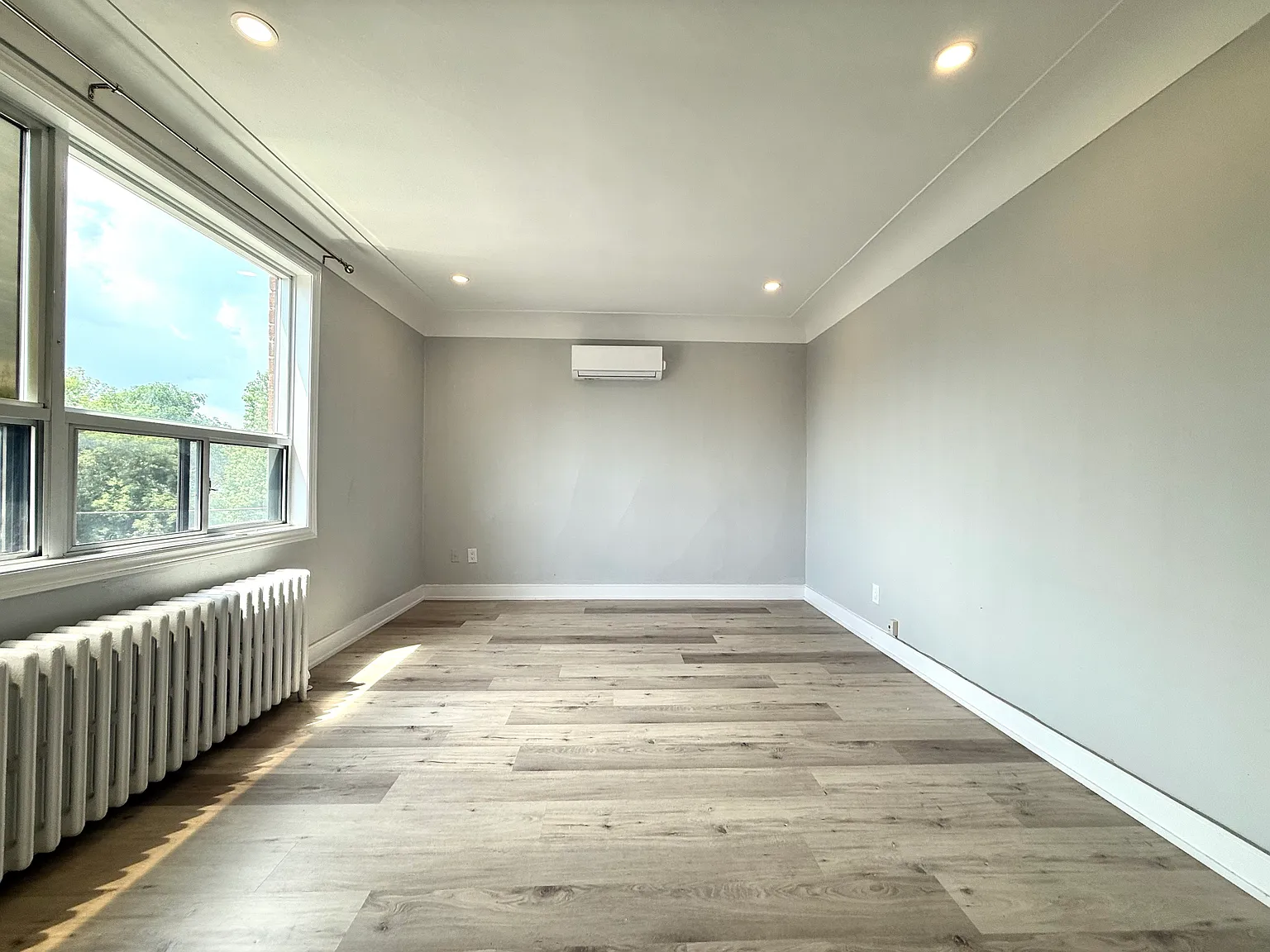 Unit 7- 1 East 35th Street Hamilton Ontario L8V3X5 — Photo 4