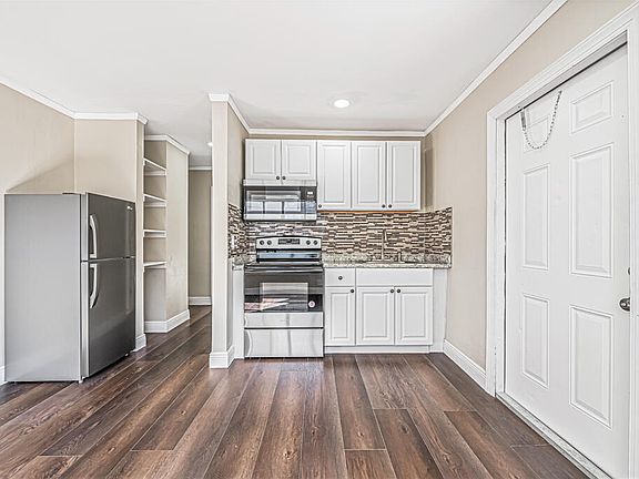2nd image of 723 21st St #B