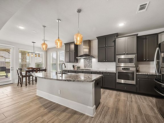 5th image of 1907 Sapphire Pines Ln