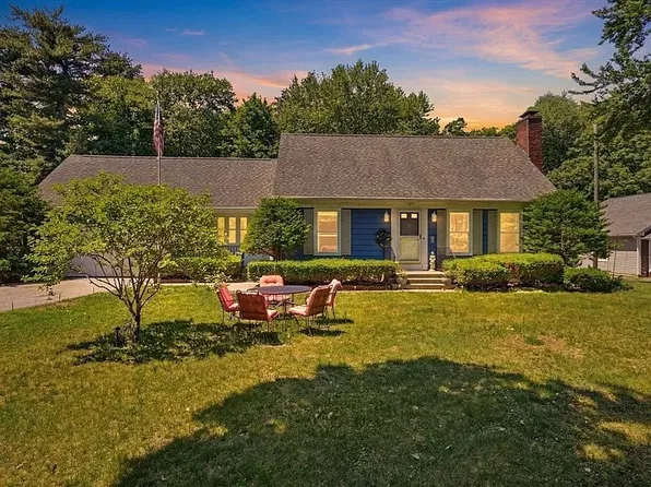 64 Senator St, Springfield, MA 01129