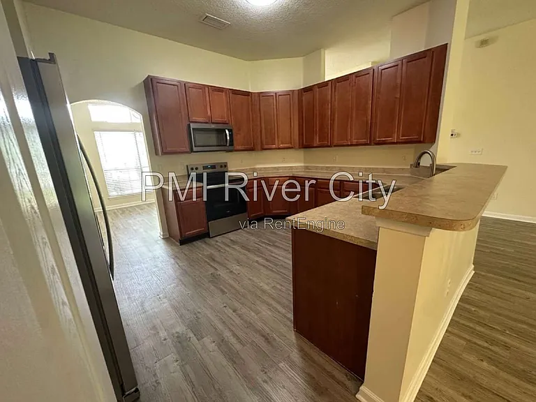533 Alice Cove Ct — Photo 1