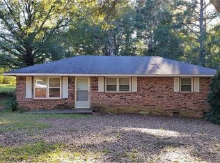 121 Leona Dr, Iva, SC 29655