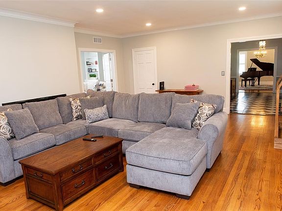 2nd image of 455 Wilder Pl