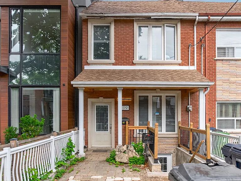 119 Markham St #MAIN FL — Photo 1