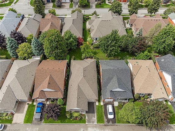 3rd image of 24 Beechlawn Blvd
