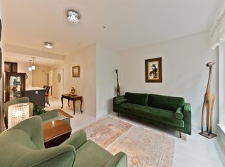 733 3rd St W #205, North Vancouver, BC V7M 0C8
