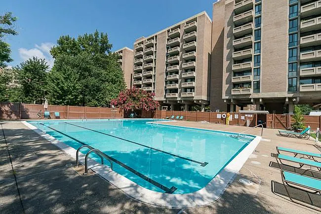 1 bed, 1000 sqft, $2,400 — Photo 1