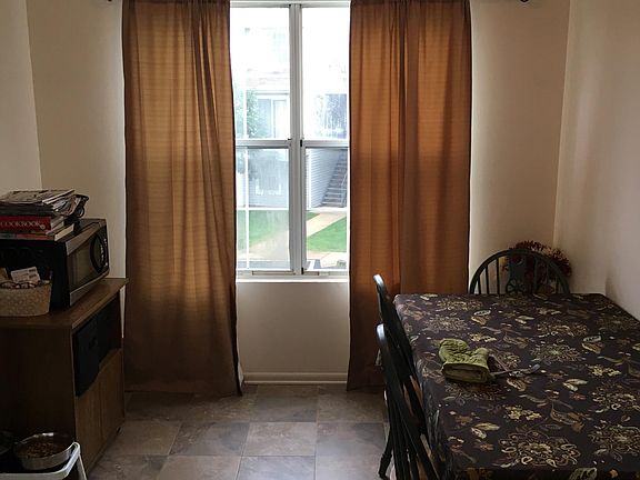 5th image of 719 Waters Edge Dr #19A