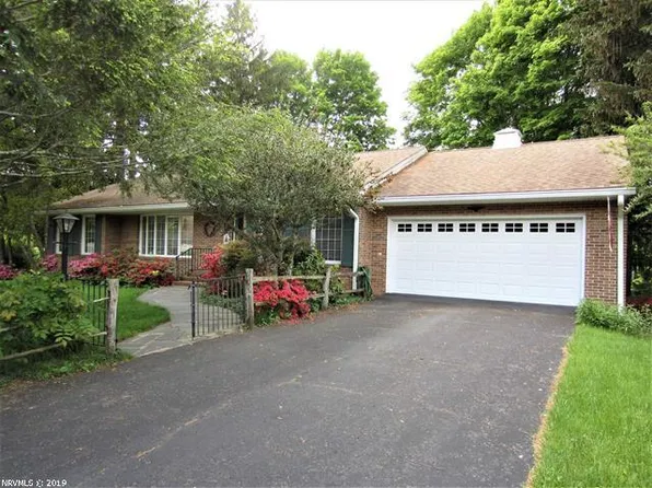 700 Church St SE, Blacksburg, VA 24060