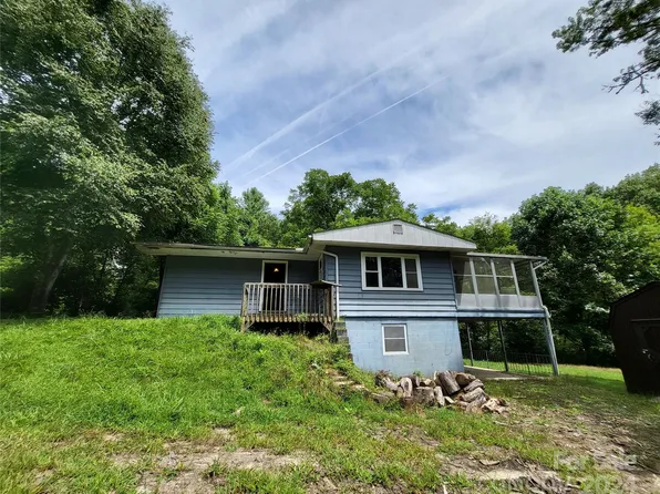 2086 Walnut Hollow Rd, Brevard, NC 28712