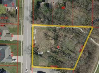 Emerald Dr, Centralia, MO 65240