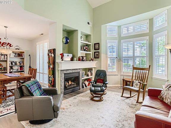 2nd image of 6375 NE Rosebay Dr