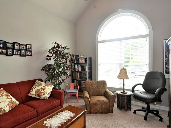 3rd image of 5549 Whitegate Ct