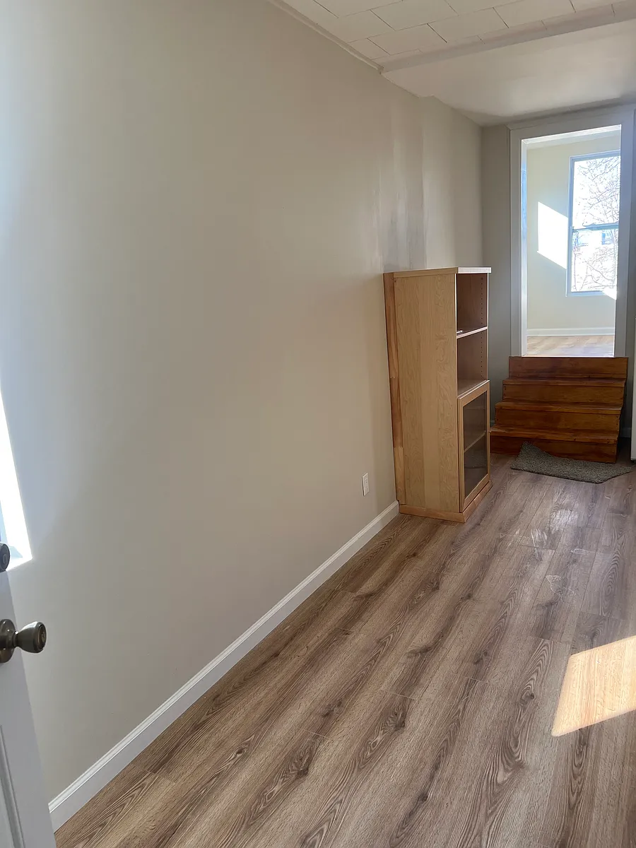 Building Photo - 569 3rd St #2