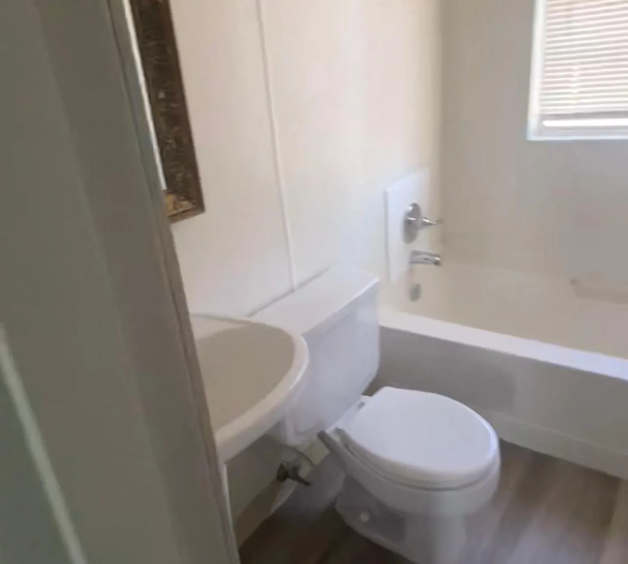 2912 2nd Pl — Photo 3